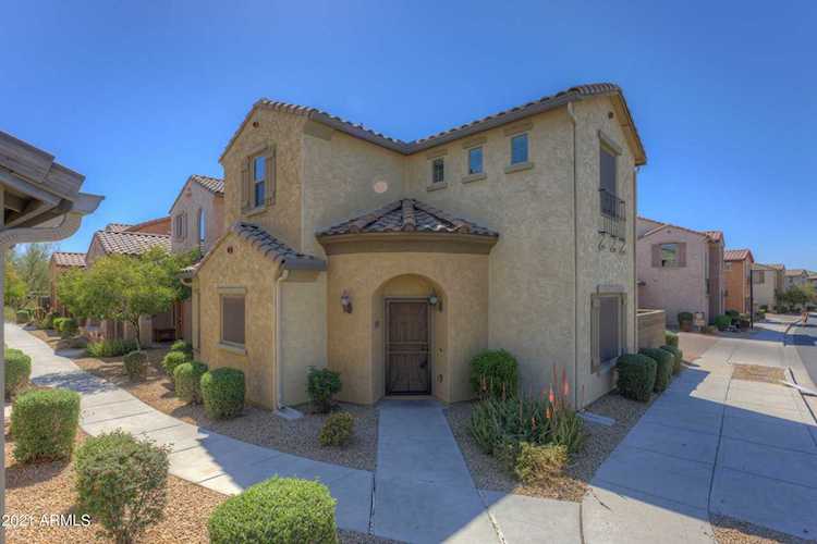 3667 E Zachary Drive Phoenix, AZ 85050 | MLS 6204075 Photo 1