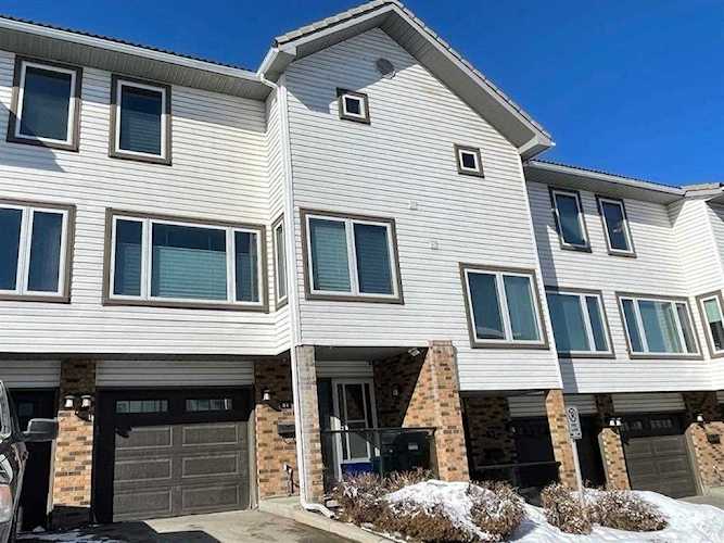 81 Coachway Gardens SW Calgary, AB T3H 2V9