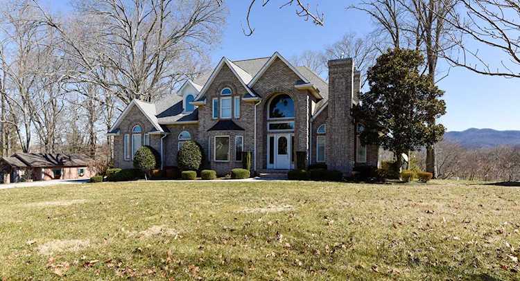 2620 Creekstone Circle Maryville, TN 37804