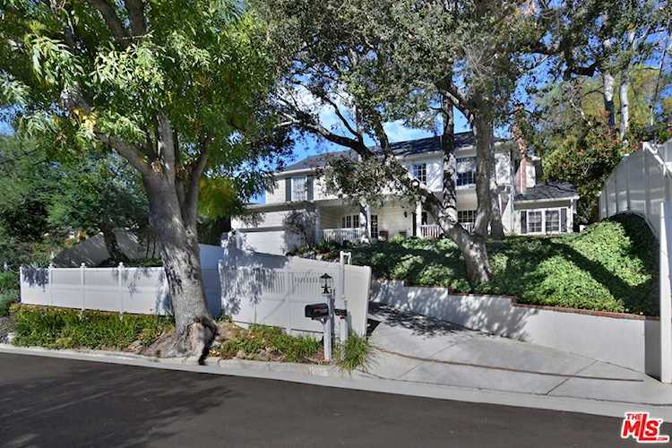 11247 Canton Drive Studio City, CA 91604