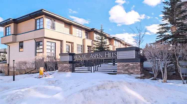 210 Aspen Hills Villas Calgary, AB T3H 0H8