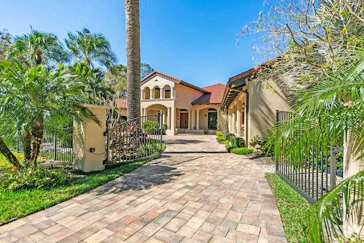 1423 S Lake Shore Dr Sarasota, FL 34231