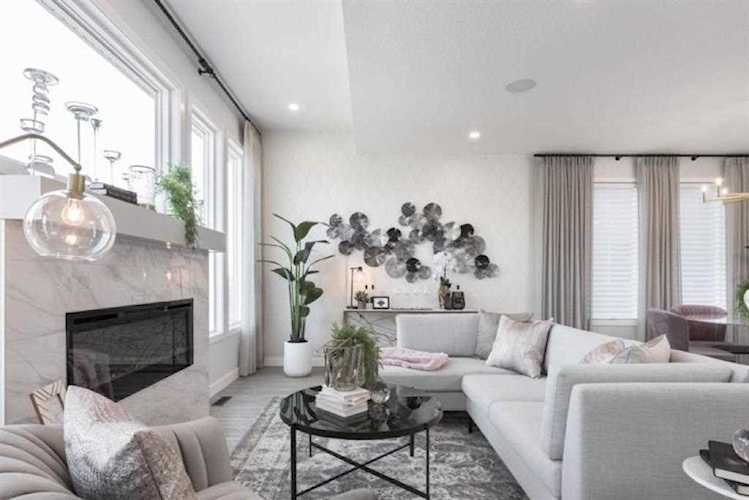 37 Magnolia Terrace SE Calgary, AB T3M 2X4