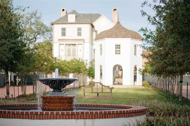 20 Audubon Hollow Ln Houston, TX 77027
