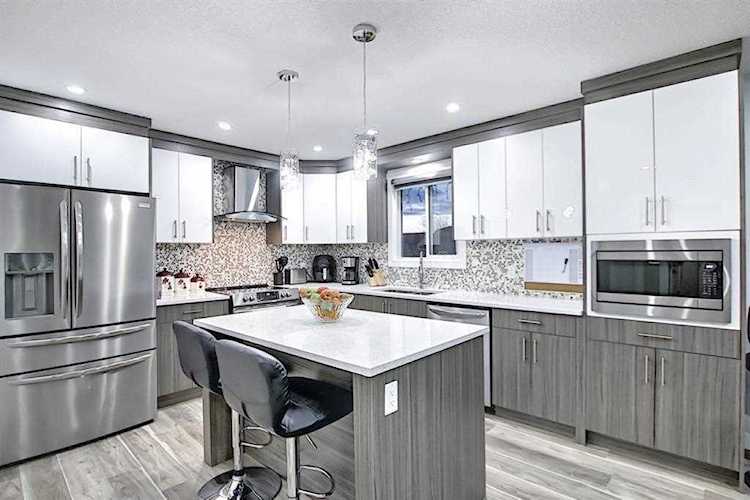 48 Whitehaven Rd NE Calgary, AB T1Y 6A4