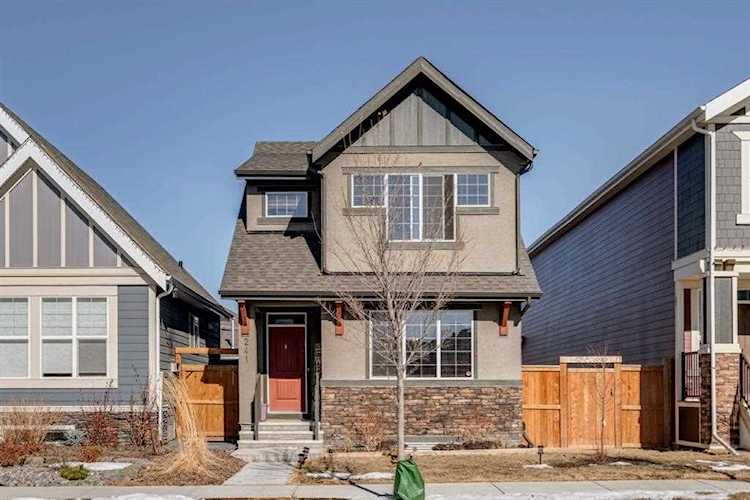 241 Mahogany Parade SE Calgary, AB T3M 2J9