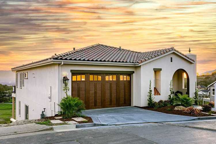 5778 Fairway Knoll Court Santa Rosa, CA 95403
