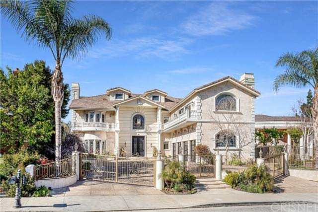20549 Chatsboro Drive Woodland Hills, CA 91364