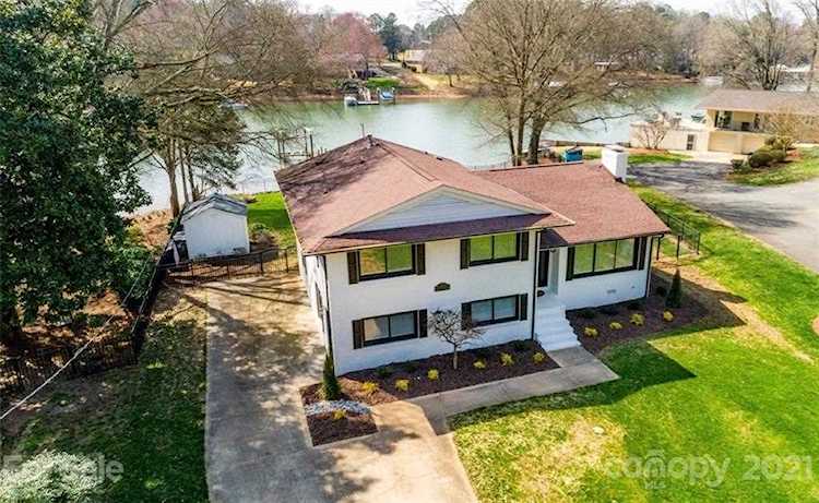16101 Cramur Dr Huntersville, NC 28078