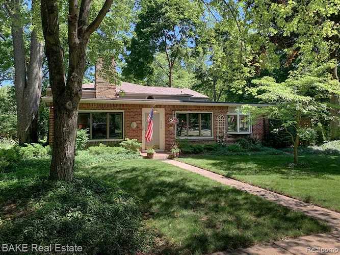 1308 Sheridan St Plymouth, MI 48170