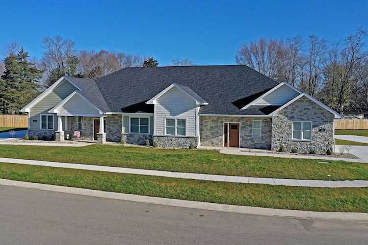 301 Blue River Dr Knightstown, IN 46148