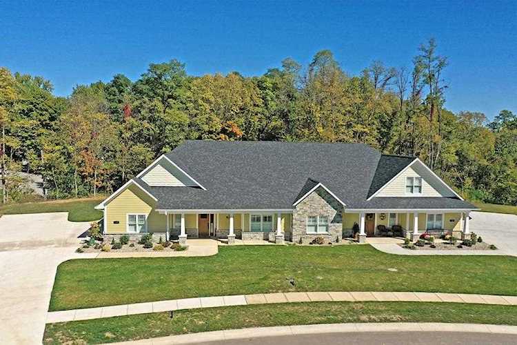 322 Blue River Dr Knightstown, IN 46148