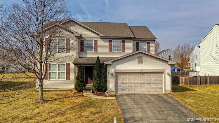 881 Alpine Trl Aurora, IL 60504