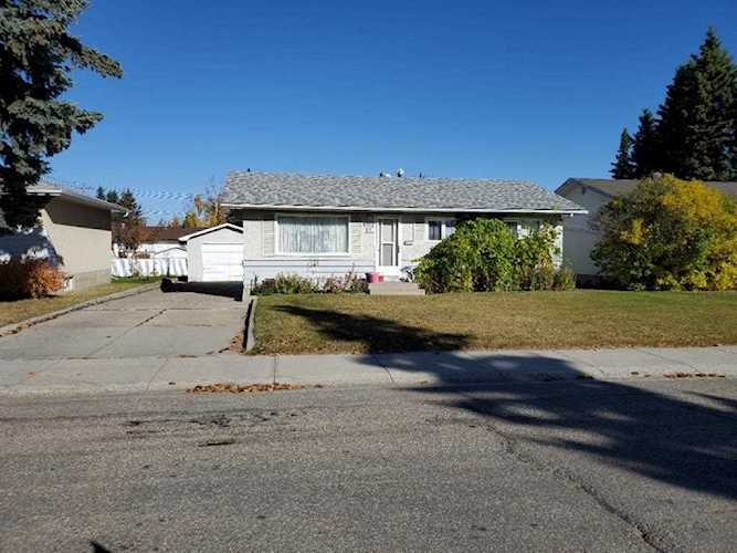 9702 87 Ave Grande Prairie, AB T8V 0A9