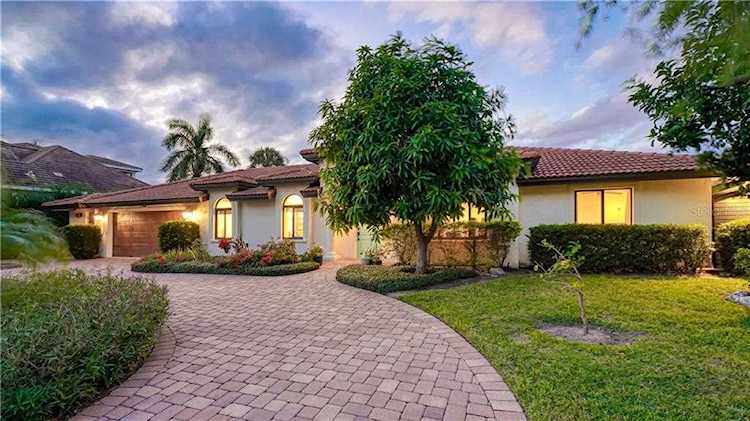 595 Bowsprit Ln Longboat Key, FL 34228