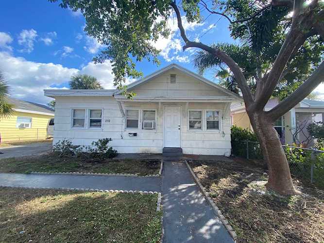 210 S C Street FL 33460