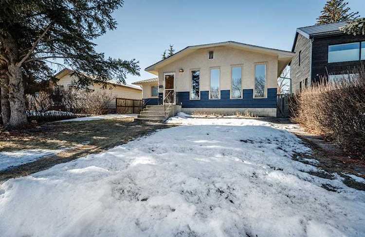 4627 69 St NW Calgary, AB T3B 2K3