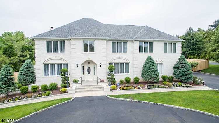 1 Winchester Dr Scotch Plains Twp., NJ 07076