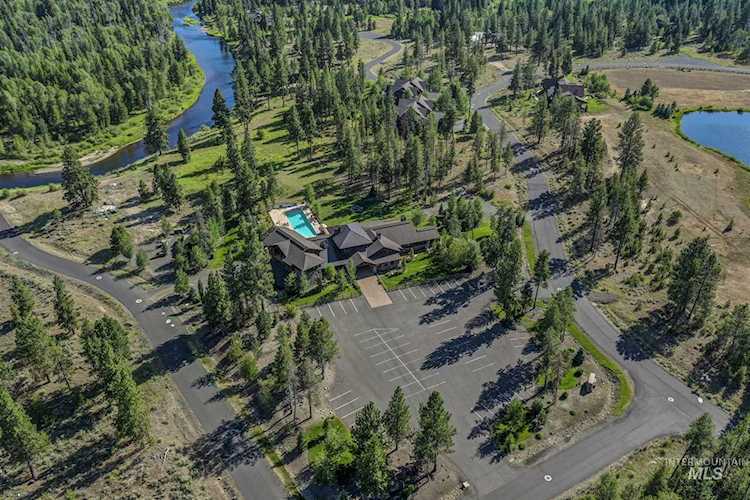 23 Fawnlilly Dr Mccall, ID 83638