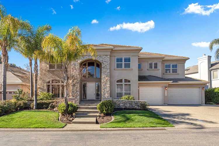 828 W Cove Way Sacramento, CA 95831