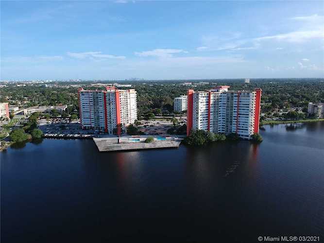 1301 NE Miami Gardens Dr #1516W Miami, FL 33179