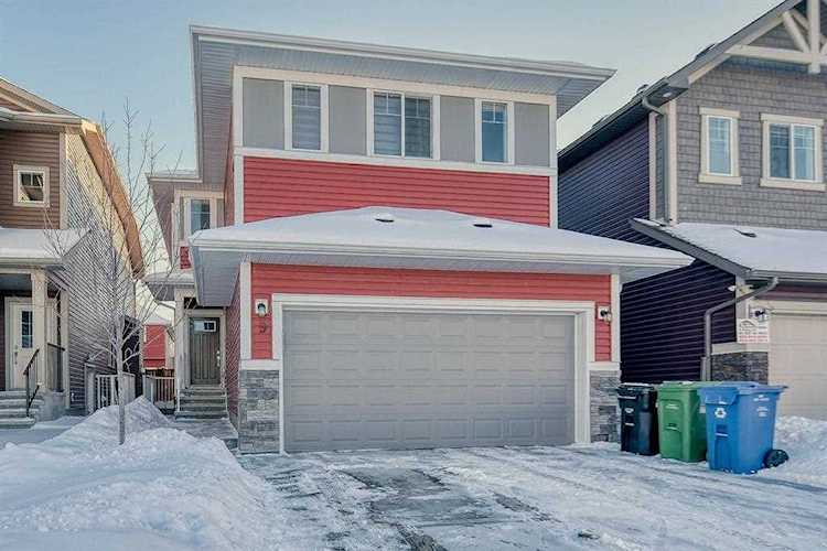 9 Saddlestone Park NE Calgary, AB T3J 0Z4
