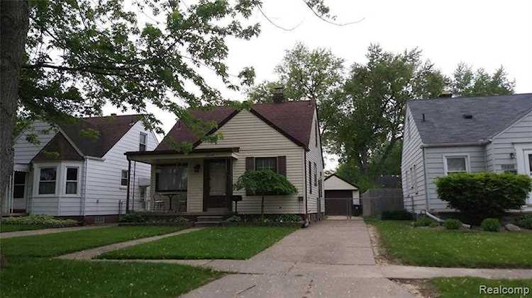 15605 Centralia Redford Twp, MI 48239 | MLS 2210011777 Photo 1