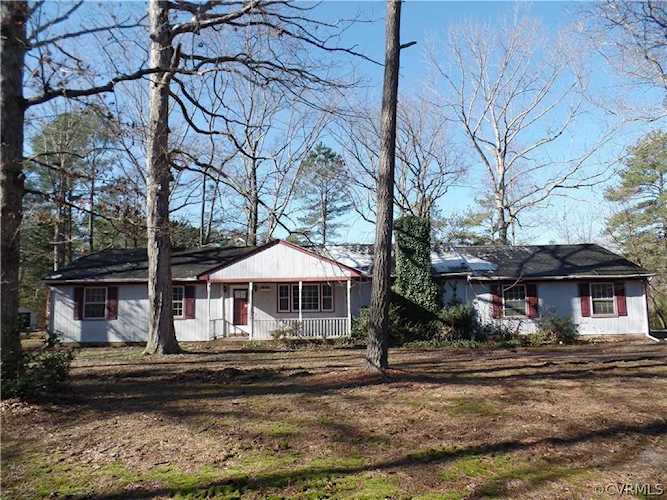 466 Young Dr Sandston, VA 23150