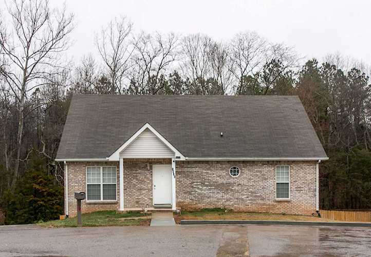 1253 Kendall Dr Clarksville, TN 37042