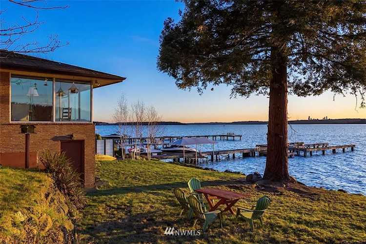 557 5th Ave W Kirkland, WA 98033