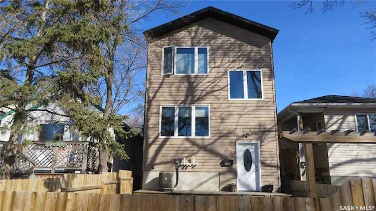 1337 Montague St Regina, SK S4T 3J1