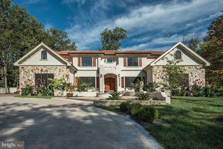 3325 Brandy Ct Falls Church, VA 22042