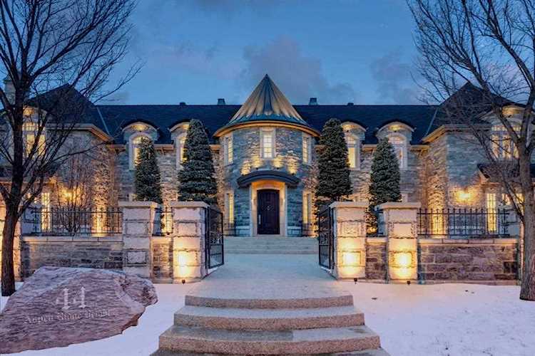 44 Aspen Ridge Heights SW Calgary, AB T3H 0J8