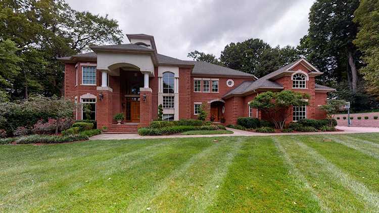 1700 Rivercrest Ct Prospect, KY 40059