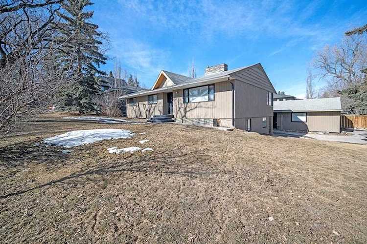 704 Imperial Way SW Calgary, AB T2S 1N7