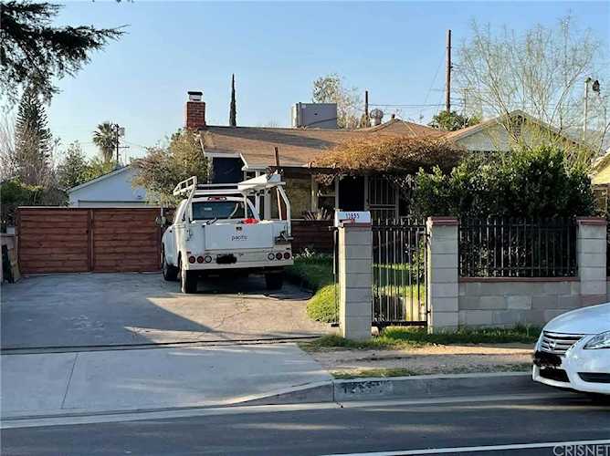 13895 Hubbard Street Sylmar, CA 91342