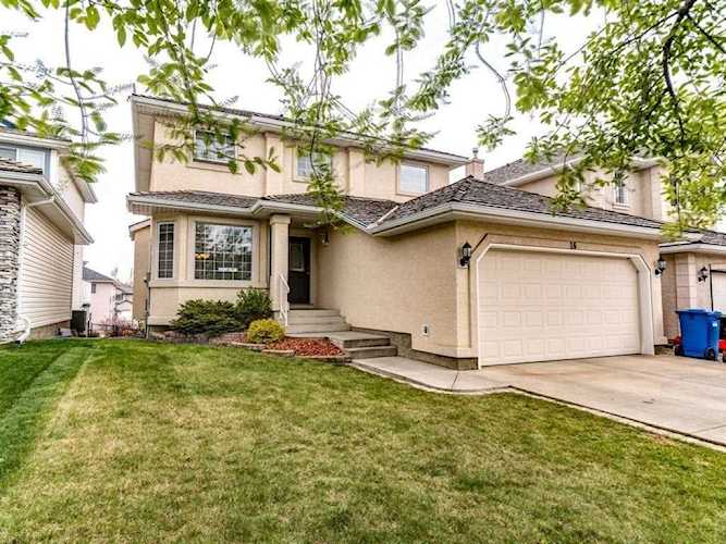 16 Edgeridge View NW Calgary, AB T3A 5Y9