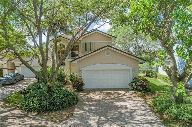 200 S Peppertree Dr Vero Beach, FL 32963