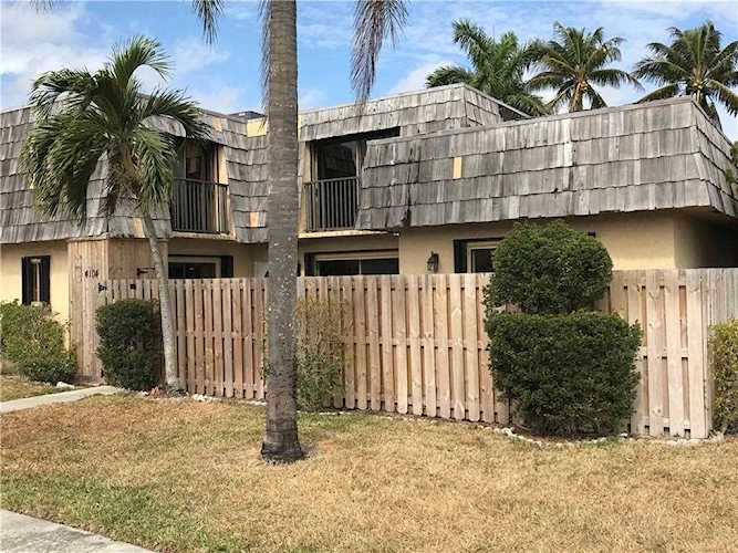 4104 Waterview Circle Palm Springs, FL 33461