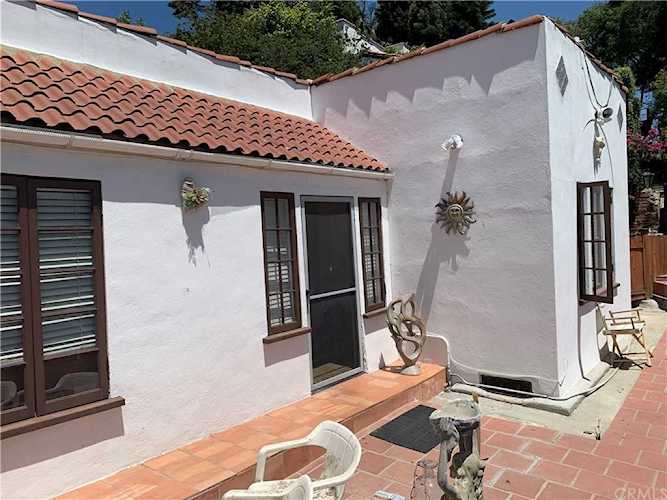 6836 Alta Loma Ter Los Angeles, CA 90068