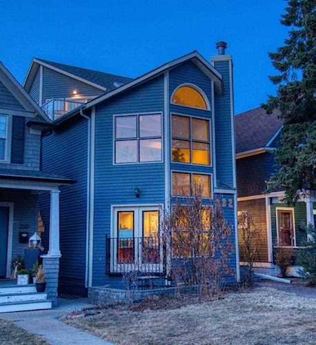 232 2 Ave NE Calgary, AB T2E 0E2