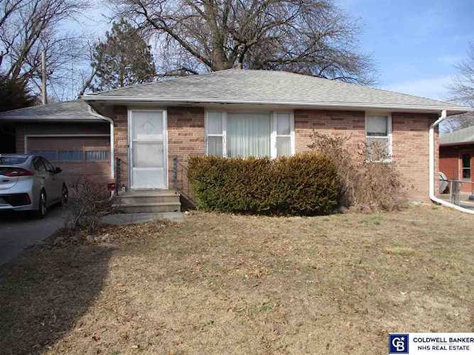 5240 Vine St Lincoln, NE 68504 | MLS 22103670 Photo 1