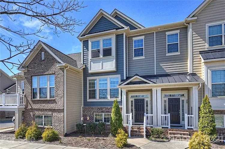 317 Annandale Dr Tega Cay, SC 29708