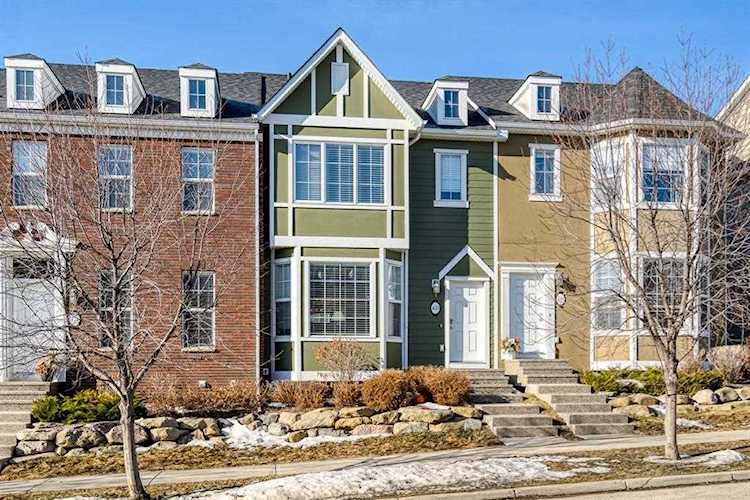 420 Rainbow Falls Dr Chestermere, AB T1X 0L8