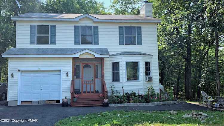 1044 Hampstead Rd Bushkill, PA 18324