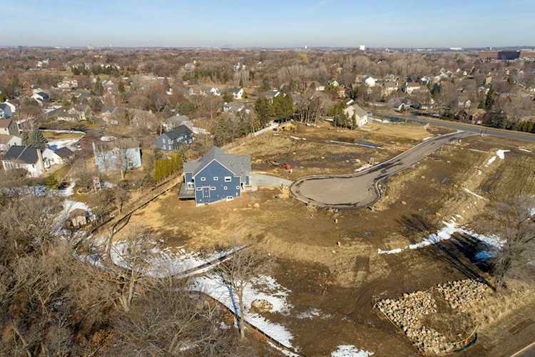 4002 Haven Woods Court Eagan, MN 55123