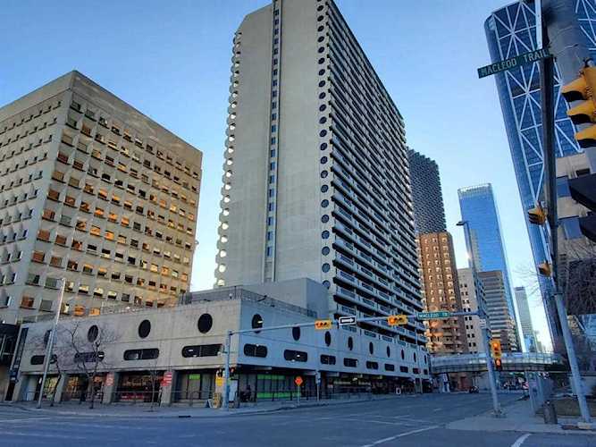 221 6 Ave SE #1502 Calgary, AB T2G 4Z9