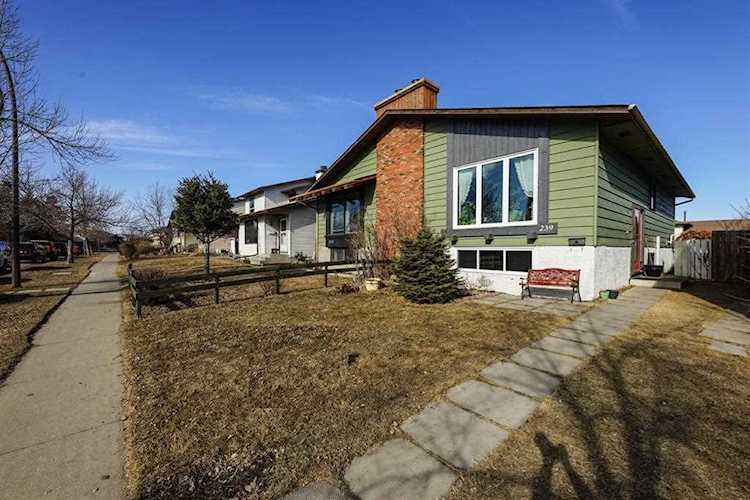 239 Templemont Dr NE Calgary, AB T1Y 5A1