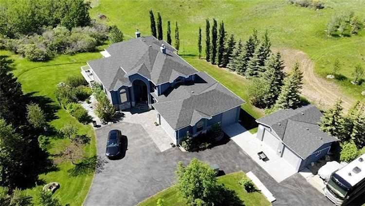 27 Taylor Bay Rural Rocky View County, AB T3L 2P6