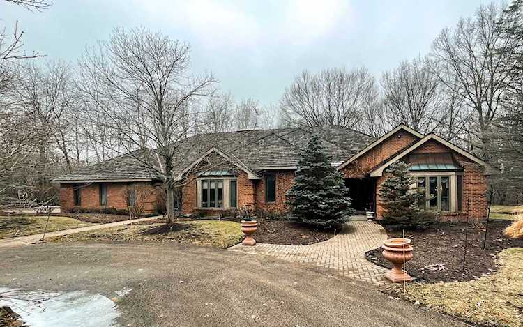 14962 W Imperial Dr Libertyville, IL 60048